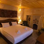 Memory Cave House *