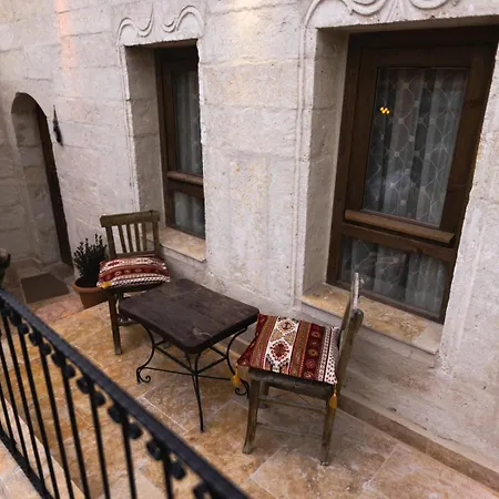 Hotel Memory Cave House