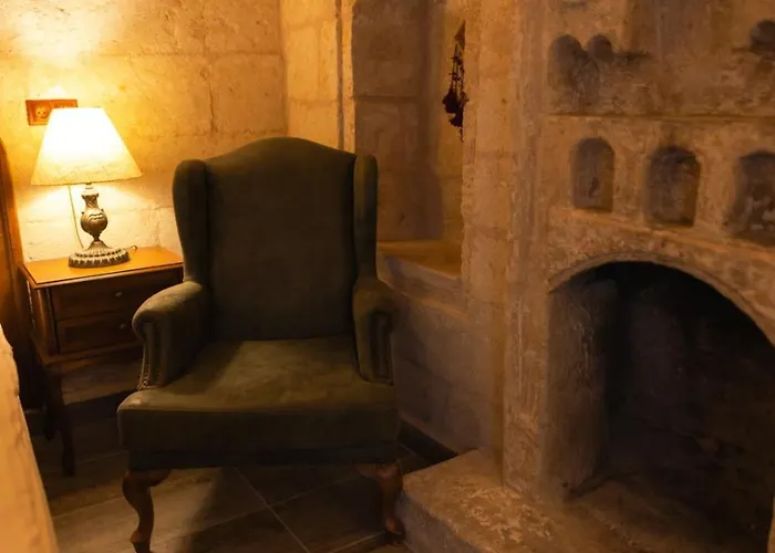 Memory Cave House Hotel